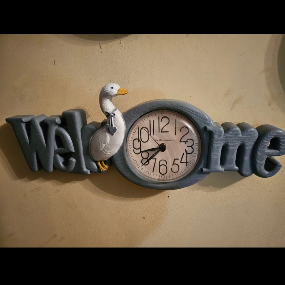 Vintage 90s Welcome White Duck Clock